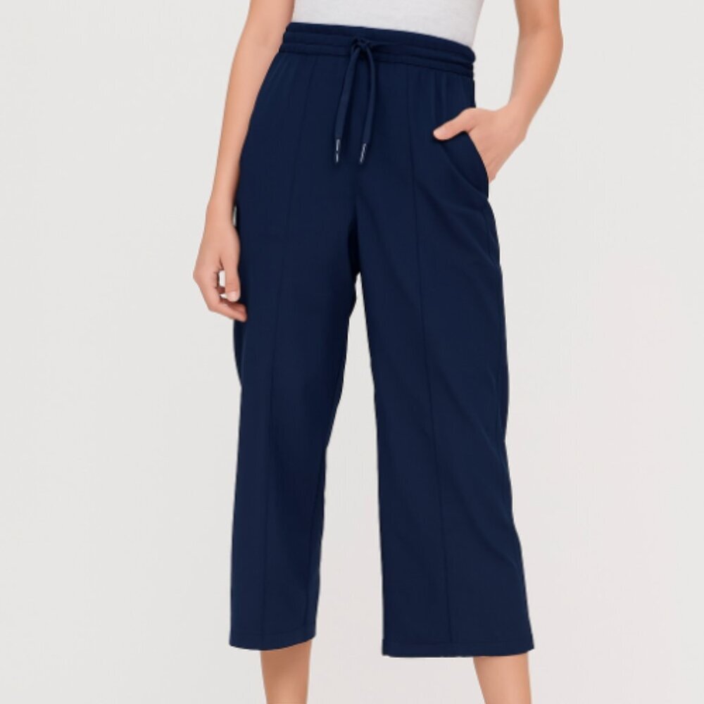 Aritzia TNA | EUC Holieway Culotte Pants in Navy Blue Size Medium